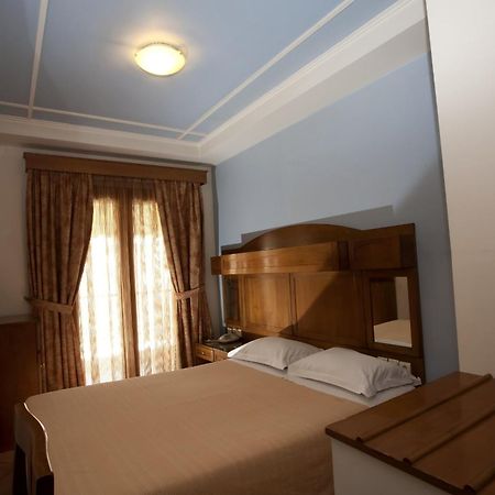 Hotel Katerina Athena Bagian luar foto