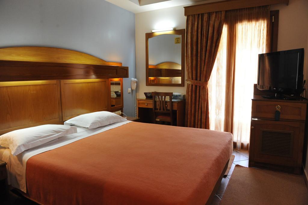 Hotel Katerina Athena Bagian luar foto