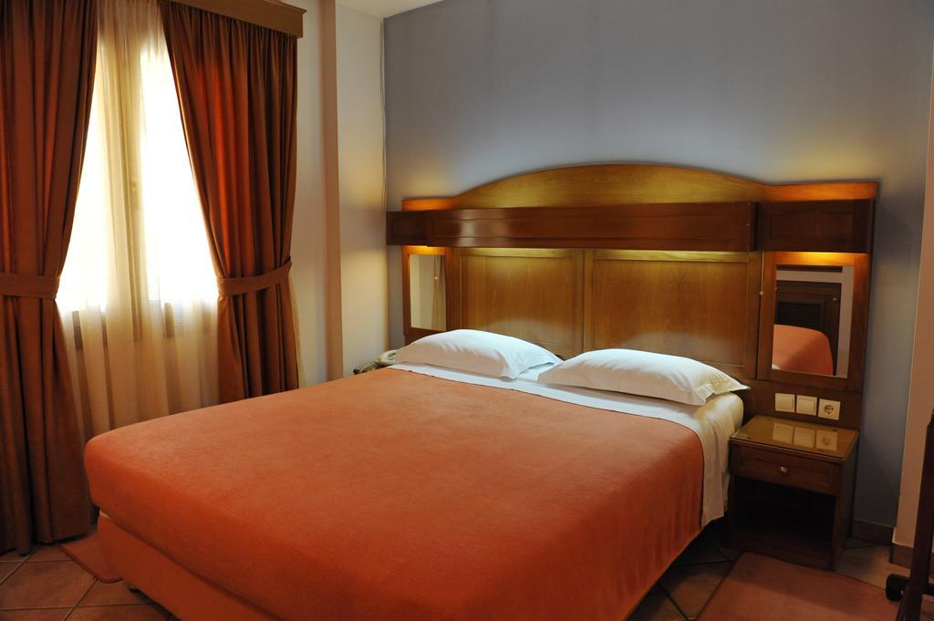 Hotel Katerina Athena Bagian luar foto